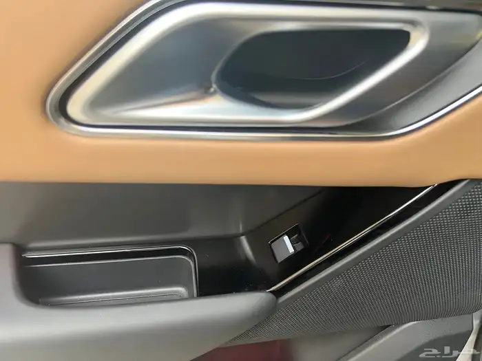 لاندروفر 2025 فيلار p250 مالك اول ممشى 21 الف بحالة الجديد 63