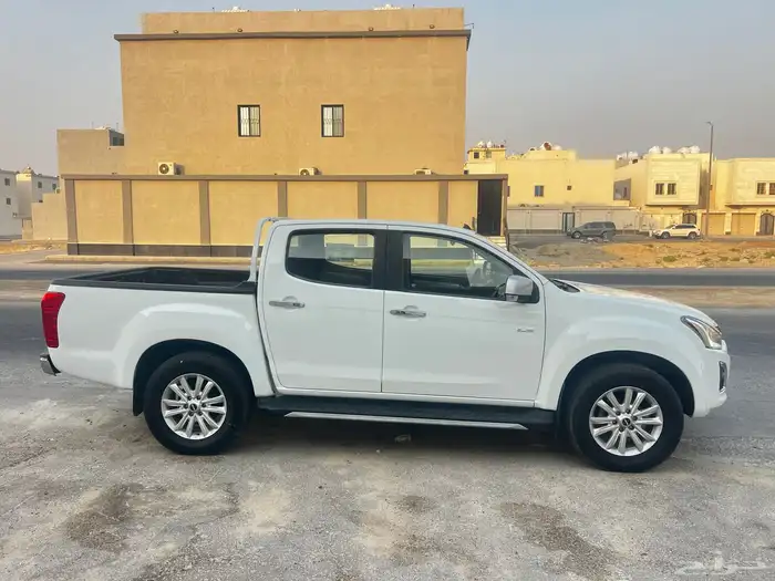 ايسوزو ديماكس 2020 LS نظيف .. 4