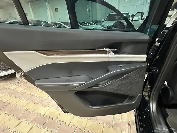 فورد تورس تيتانيوم موديل 2025 فل كامل شبه جديده 15