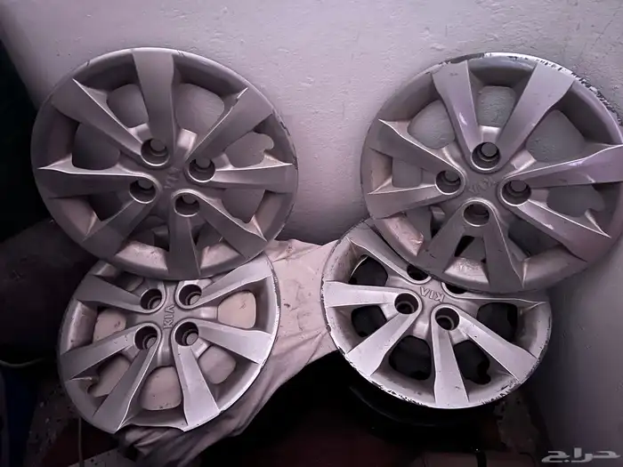 Kia Rio 2015 original wheels and caps 1