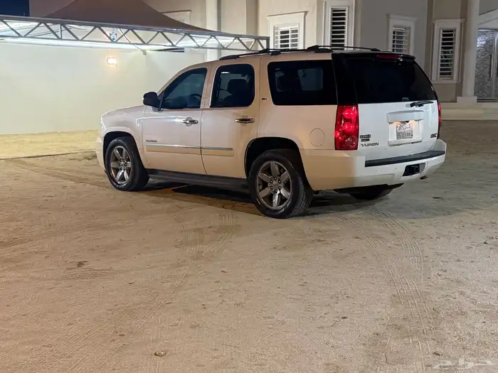 يوكن 2010 نظيف جدا 1