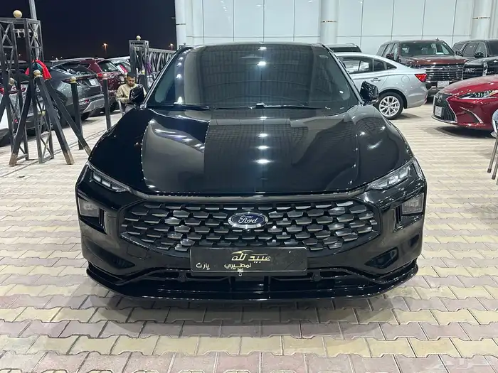 فورد تورس تيتانيوم موديل 2025 فل كامل شبه جديده 0