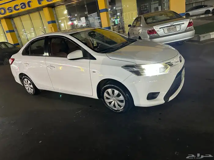 يارس 2015 نضيف ممشى 160 الف موتر شرط 3