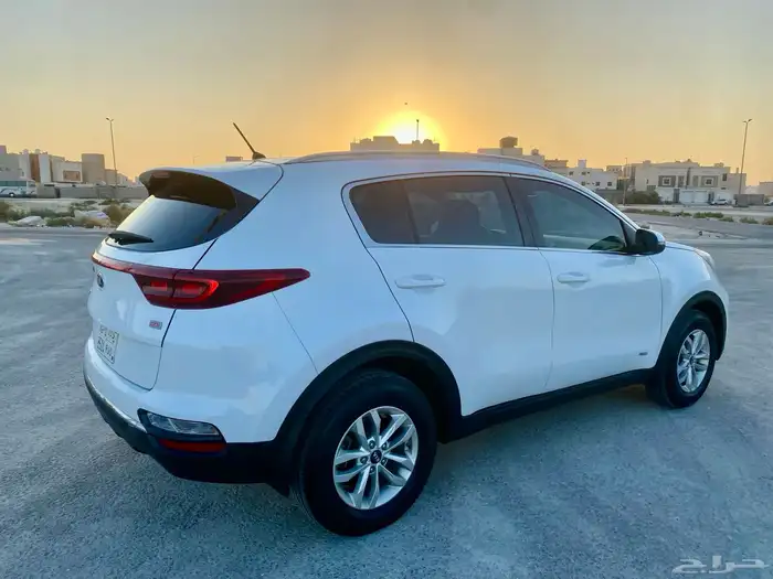 كيا سبورتاج ابيض 6