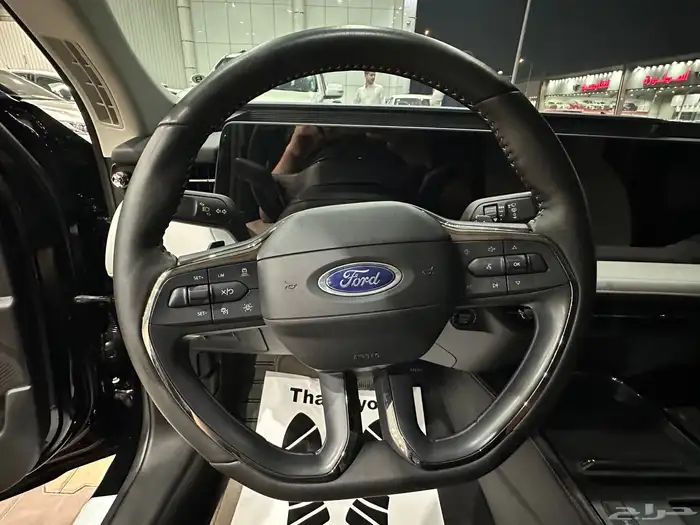 فورد تورس تيتانيوم موديل 2025 فل كامل شبه جديده 17