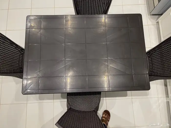 طاولة واربع كراسي 5