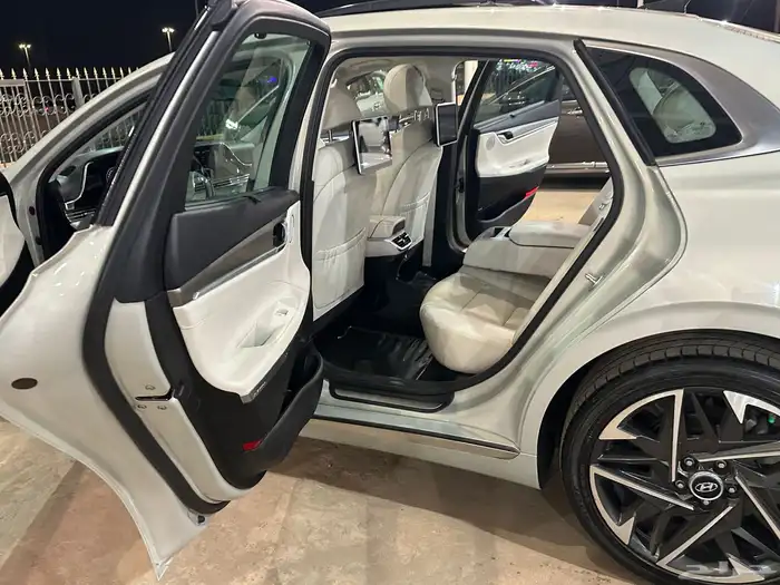 (تم البيع) 24