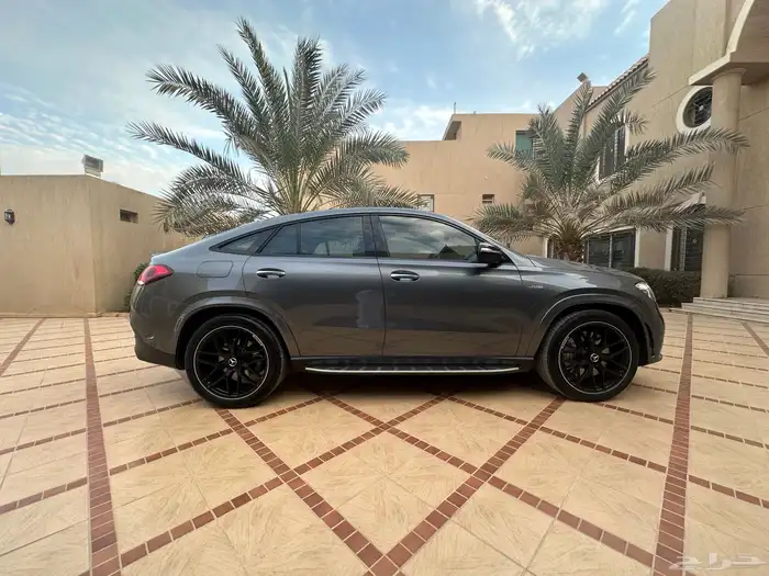 مرسيدس GLE53 2022 نظيف لوحة مميزة 3