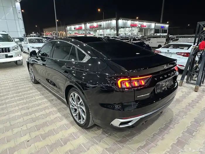 فورد تورس تيتانيوم موديل 2025 فل كامل شبه جديده 28