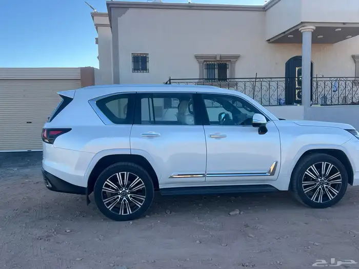 لكزز LX 600اوف وايت 2023 14