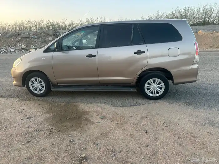 انوفا 2010 نظيف جدا 5