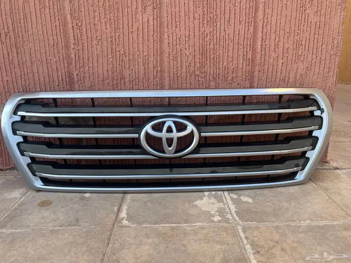 شبك لاندكروزر امامي من 2008 إلى 2014 1