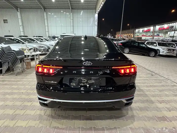 فورد تورس تيتانيوم موديل 2025 فل كامل شبه جديده 25