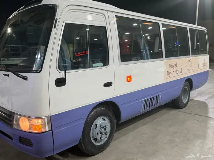 باص كوستر موديل 2011 بنزين 26 مقعد 1