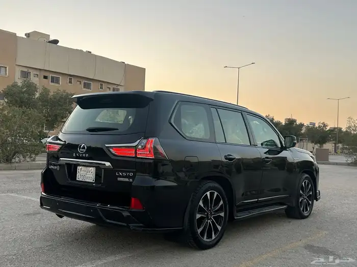 لكزس LX 2016 بلاك اديشن 9