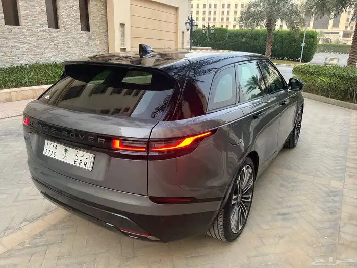 لاندروفر 2025 فيلار p250 مالك اول ممشى 21 الف بحالة الجديد 42