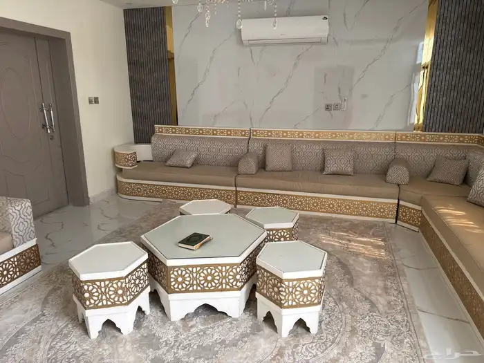 كنب زاوية مع طاولات 2