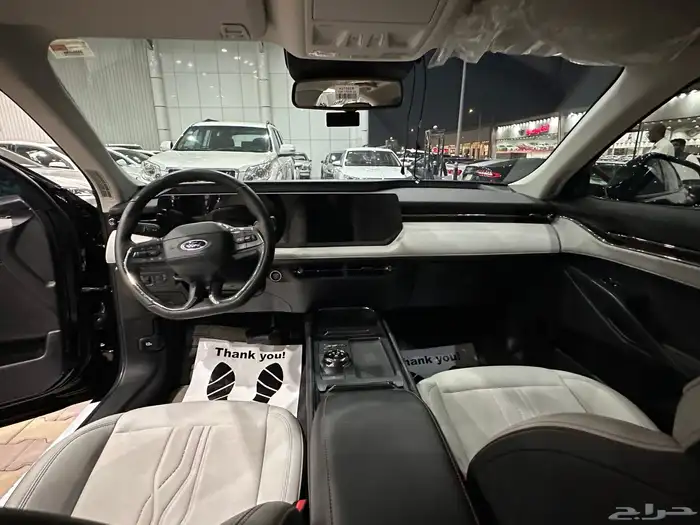 فورد تورس تيتانيوم موديل 2025 فل كامل شبه جديده 12