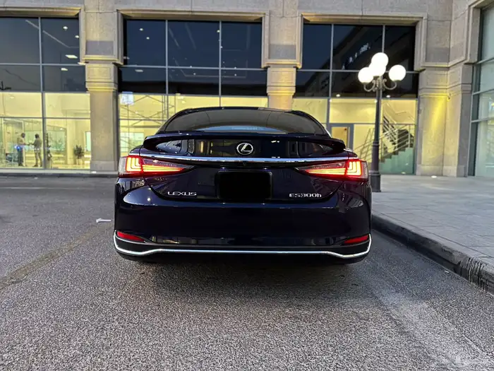 لكزس ES300 2023 سعودي 4