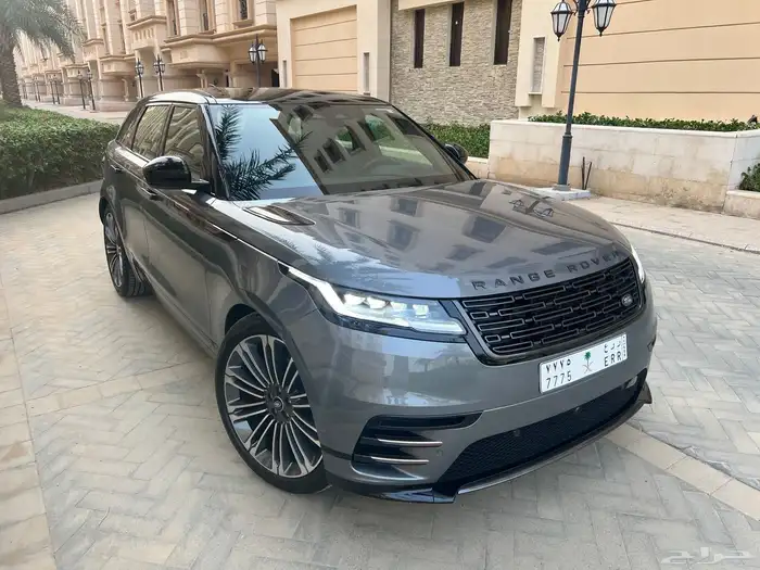 لاندروفر 2025 فيلار p250 مالك اول ممشى 21 الف بحالة الجديد 39