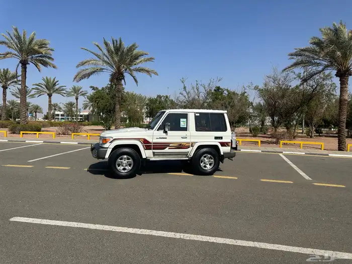 للبيع جيب تويوتا مصندق - رفرف ونش 5