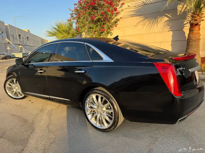 Cadilac XTS Platinum فل كامل ممشى قليل 1