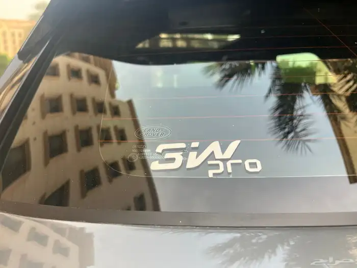 لاندروفر 2025 فيلار p250 مالك اول ممشى 21 الف بحالة الجديد 7