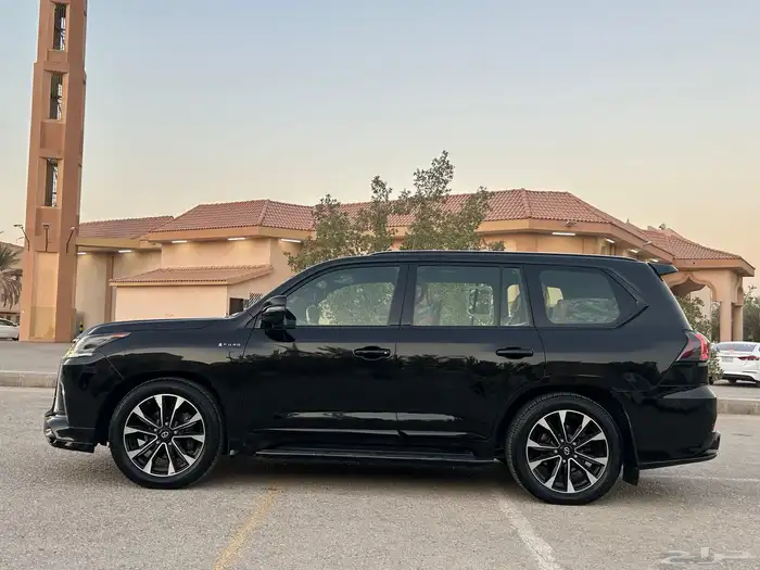 لكزس LX 2016 بلاك اديشن 12