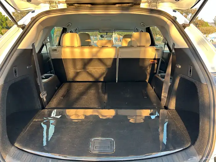 مازدا CX9 لون أبيض 11