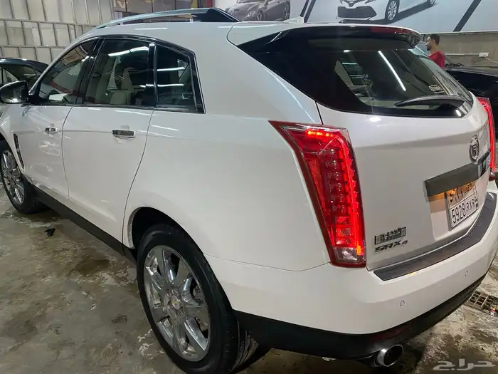 كاديلاك SRX4 2011 فل كامل 1
