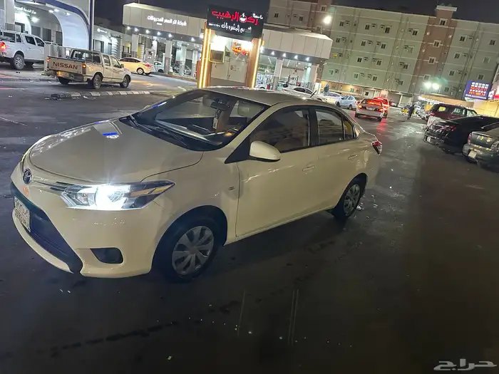 يارس 2015 نضيف ممشى 160 الف موتر شرط 5