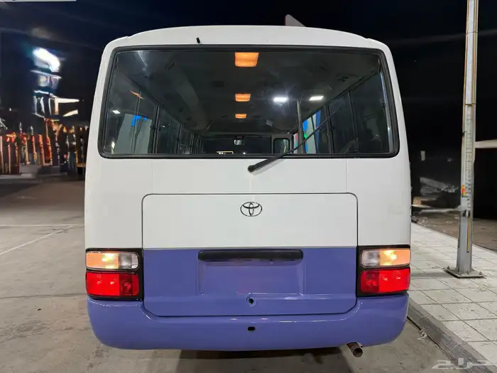 باص كوستر موديل 2011 بنزين 26 مقعد 11