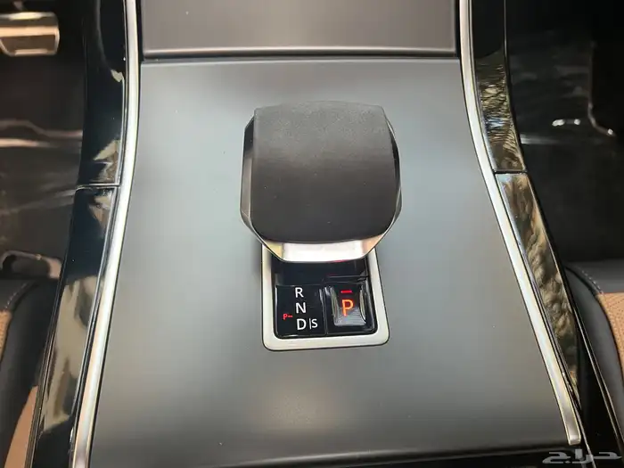 لاندروفر 2025 فيلار p250 مالك اول ممشى 21 الف بحالة الجديد 53