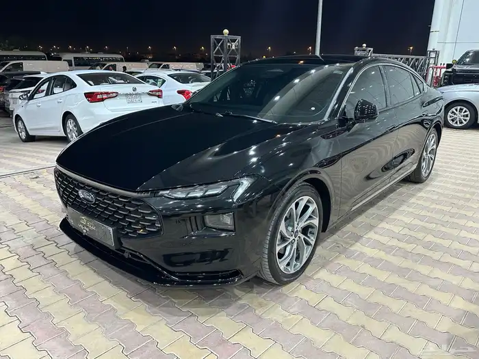 فورد تورس تيتانيوم موديل 2025 فل كامل شبه جديده 3