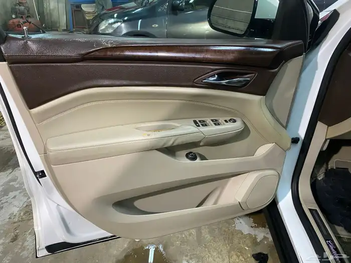 كاديلاك SRX4 2011 فل كامل 4