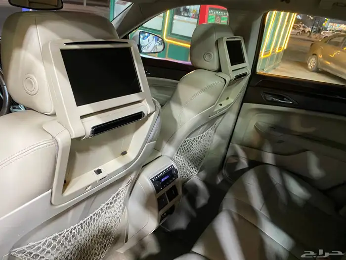 كاديلاك SRX4 2011 فل كامل 9