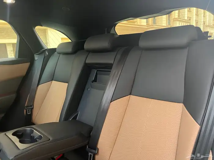 لاندروفر 2025 فيلار p250 مالك اول ممشى 21 الف بحالة الجديد 60