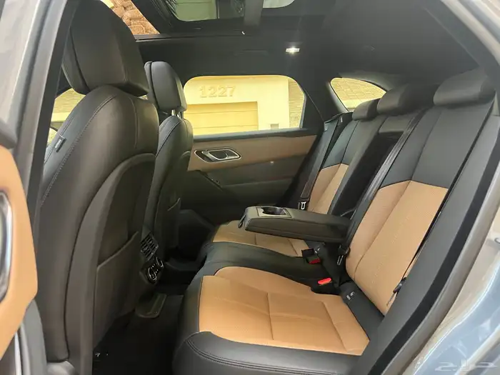 لاندروفر 2025 فيلار p250 مالك اول ممشى 21 الف بحالة الجديد 59