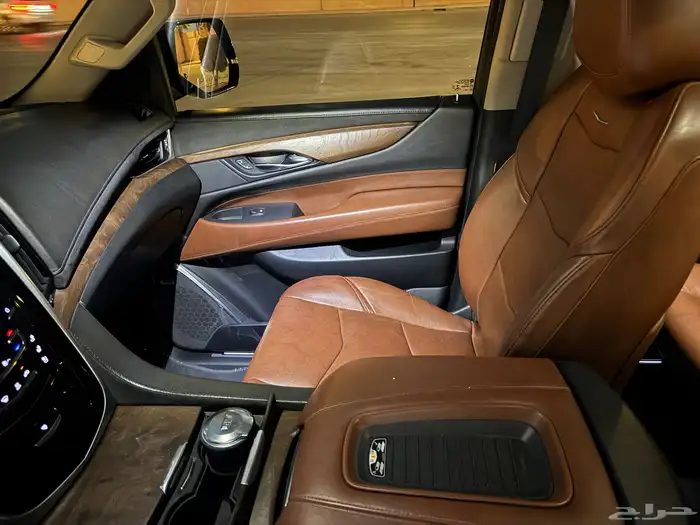 اسكاليد 2019 بريميوم (ملكي) الجميح نظيف جدا 38