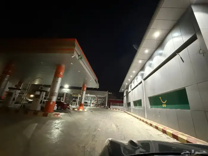 محطة بنزين بها محلات تجارية تموينات كوفي شوب 5