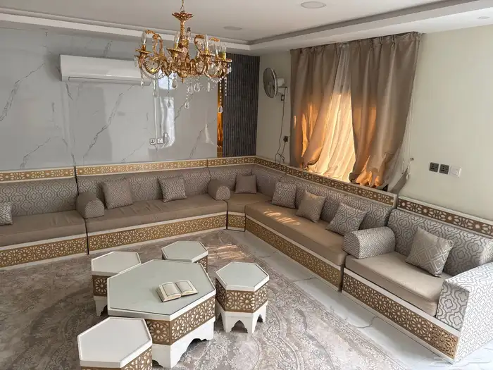 كنب زاوية مع طاولات 1