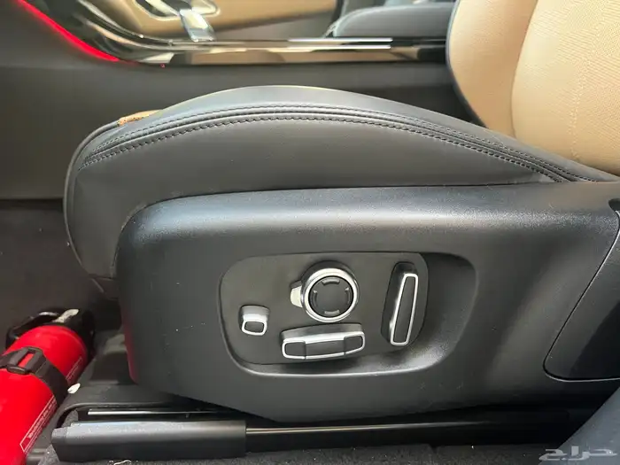 لاندروفر 2025 فيلار p250 مالك اول ممشى 21 الف بحالة الجديد 58