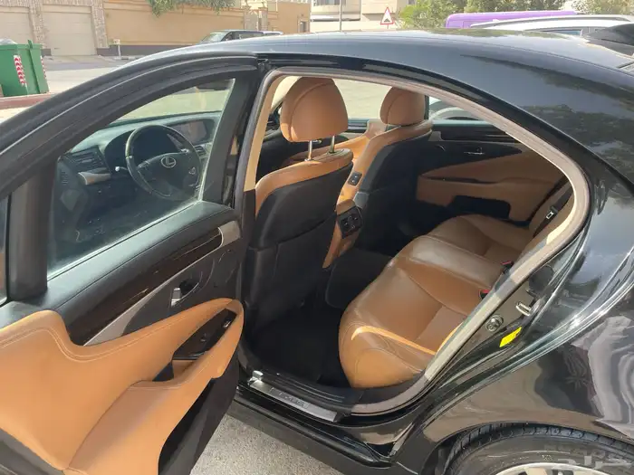 لكزس LS460 2014 نظيف 5