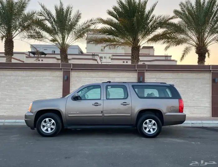 جمس يوكن 2014 مخزن بحاله الجديد ماشاء الله 1