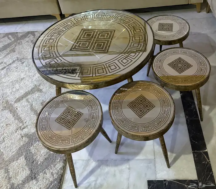 طاولة قهوه مع 4 خدمة 0