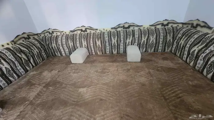 موقع الاعلان الذيبية مساند ظهر وفرشة 6 4 م نظيفة للبيع 2