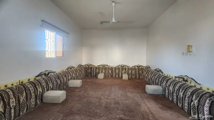 موقع الاعلان الذيبية مساند ظهر وفرشة 6 4 م نظيفة للبيع 4