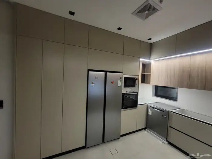 مطبخ خشب معا المنيوم غني   التعريف 4