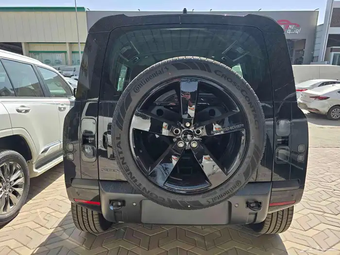 لاند روفر ديفندر 6 سلندر فل كامل موديل 2026 سعودي الناغي 5