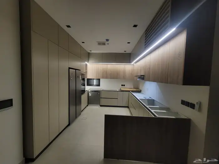 مطبخ خشب معا المنيوم غني   التعريف 2